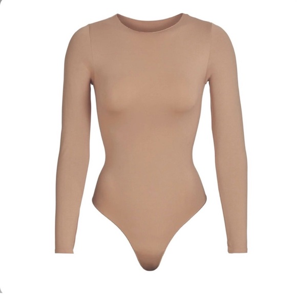 SKIMS Tops - SKIMS Fits Everybody Long Sleeve Bodysuit